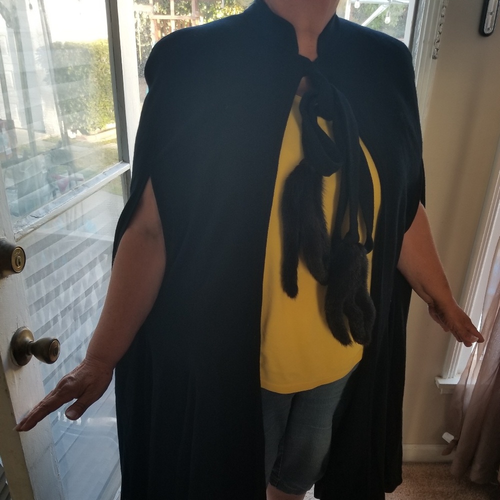 *•°VINTAGE°•☆* Cape - Picture 7 of 7